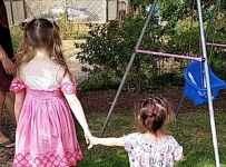 Jessica and Annabelle 02